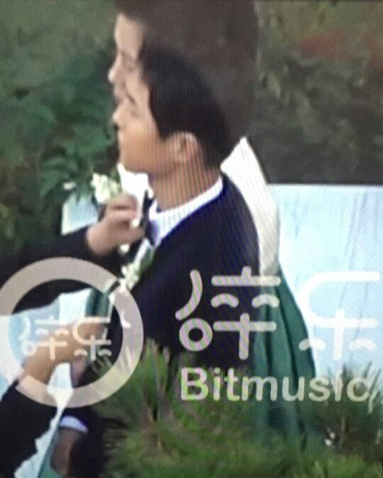 JoongKiPH's tweet photo. 171031 The Bride and The Groom!! 🤵👰💕💍

#송중기 #송혜교 #송송커플결혼식 #SongSongCoupleWedding  #SongSongCouple https://t.co/htPBLHwJIv