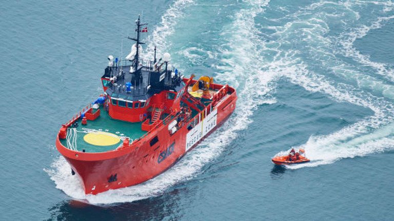 VesselFinder's tweet photo. DONG Energy chooses ESVAGT for Hornsea 1
https://t.co/hgtz4iJGE3 #DongEnergy #Esvagt #EsvagtCastor #Offfshore #Offshorewind #Hornsea1 https://t.co/fyk6N0yehn