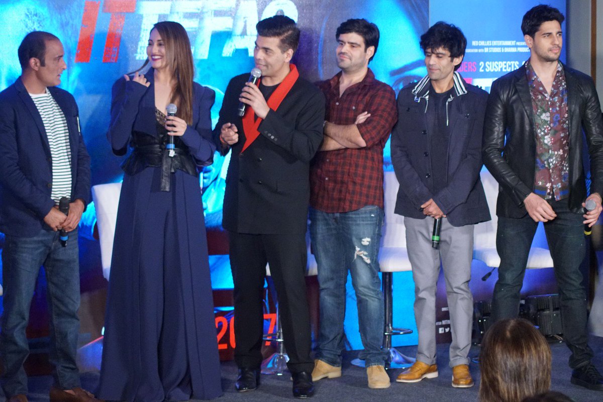 BollywoodUncut's tweet photo. 🎥#KaranJohar Talk About #Nepotism During #Ittefaq #IttefaqNov3   #IttefaqPressConference View More👉https://t.co/4HTDWAjJxG https://t.co/HalQ4PgPTp