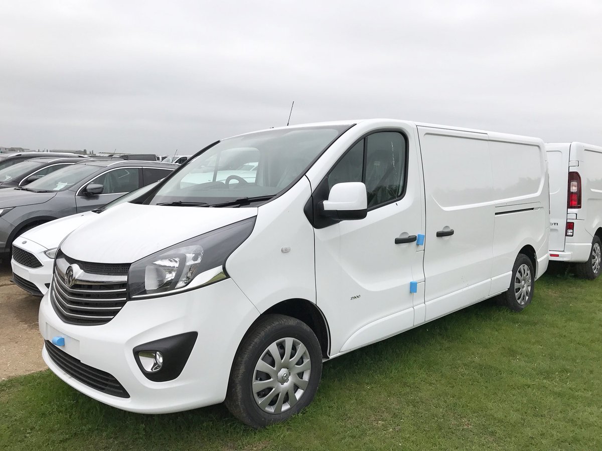 Vans_365's tweet photo. We have x4 LWB Vivaro Sportive’s arriving this week, 1 new, 3 used, starting from £8,445. We won’t be beaten on price or service! 📧 hello@vans-365.com 📞 0117 214 0321 #Vans365 https://t.co/YsuRQDcRYo