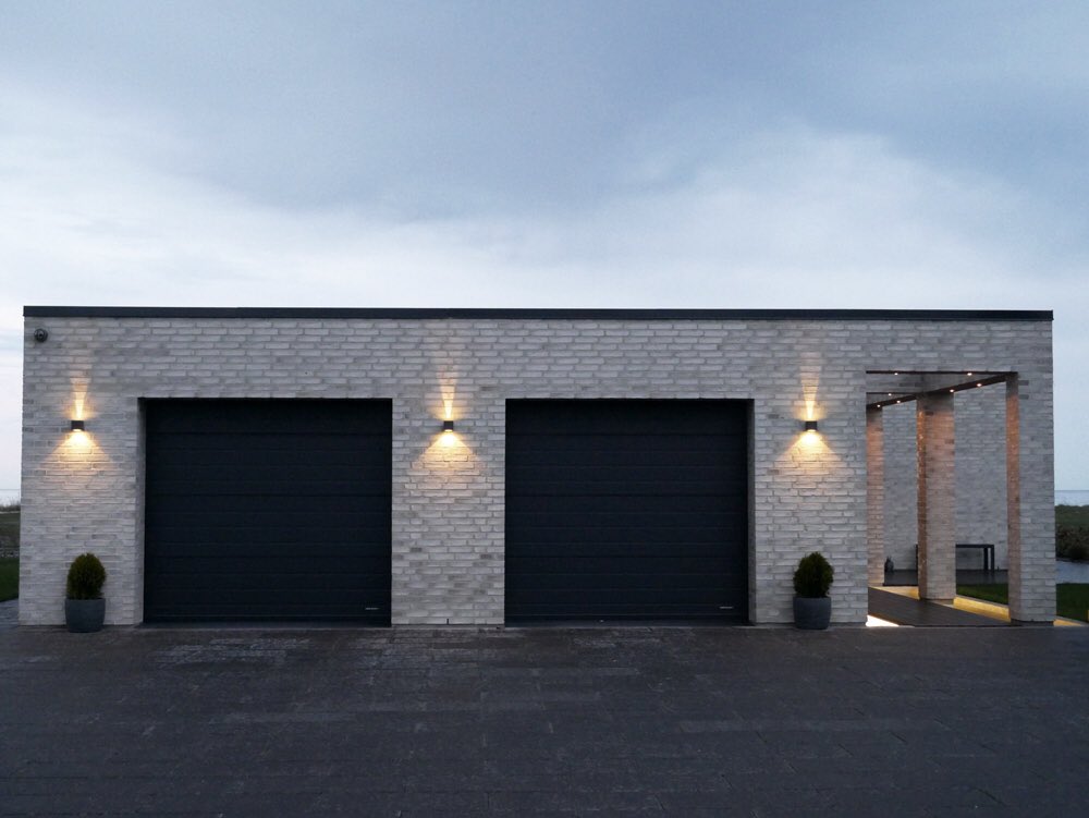 Nordtronic_'s tweet photo. Nordtronic LED Outdoor Lighting. The beam can be changed between 25 and 80 Degree angle with our Cianna! #Ledoutdoor #ledlights https://t.co/erH61OXUmr