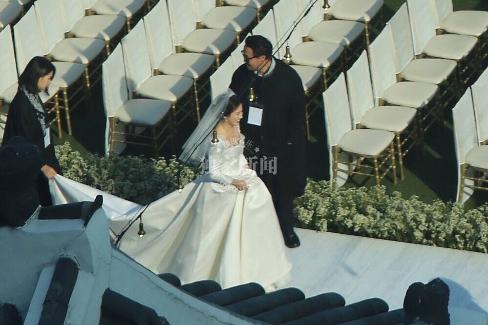 MISS JONGKI unni kyo😉😉😉
#SongSongCouplewedding #SongSongcouple #SongHyeKyo