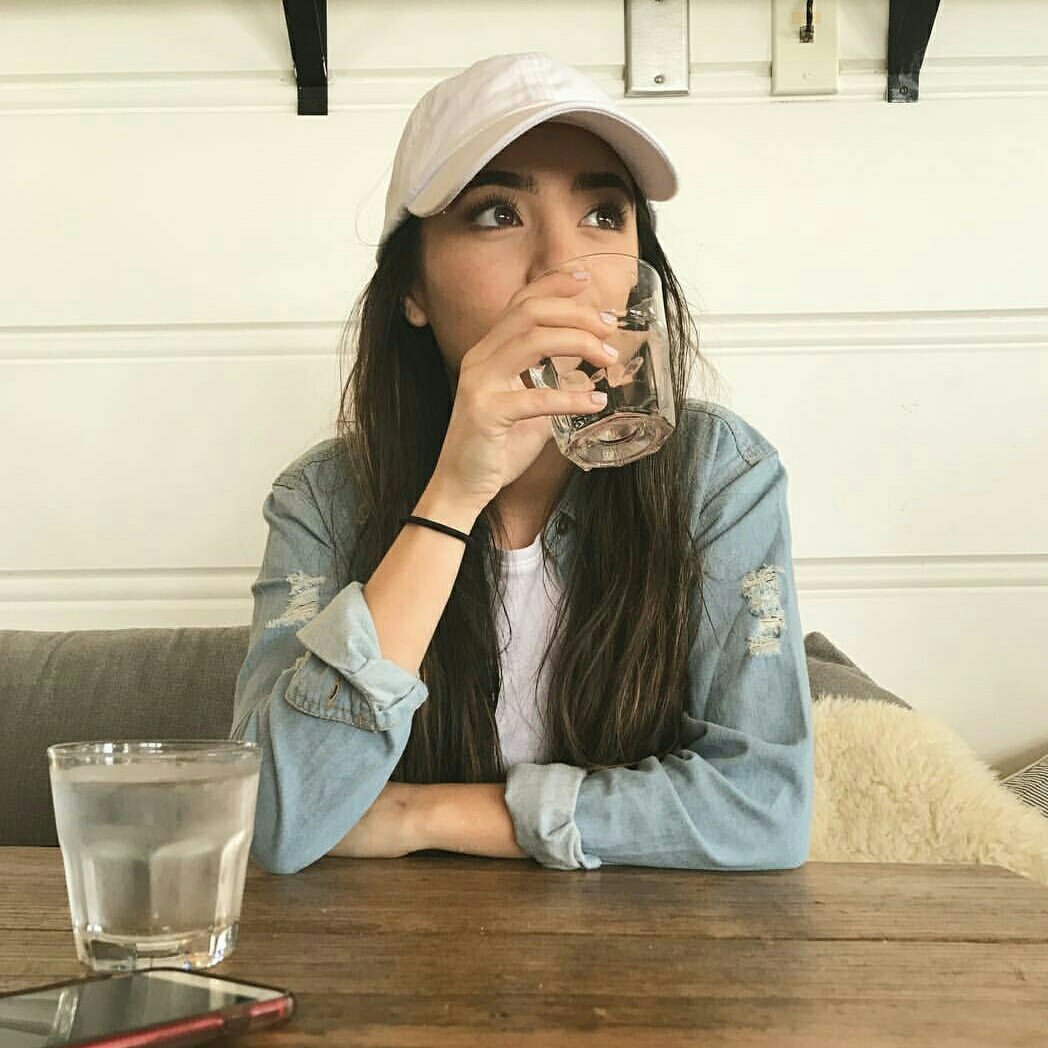 HauntedVeronica's tweet photo. #NewProfilePic https://t.co/Dv9Xn9kTll