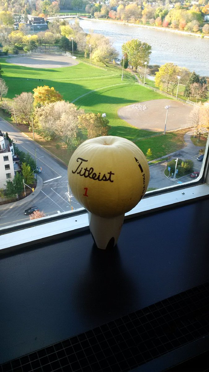 4jag's tweet photo. Thanks @RileyArmstrong1 for the @TitleistCA themed Halloween decoration for my office  #Witchclubtohit https://t.co/Ooc6AFkMOa