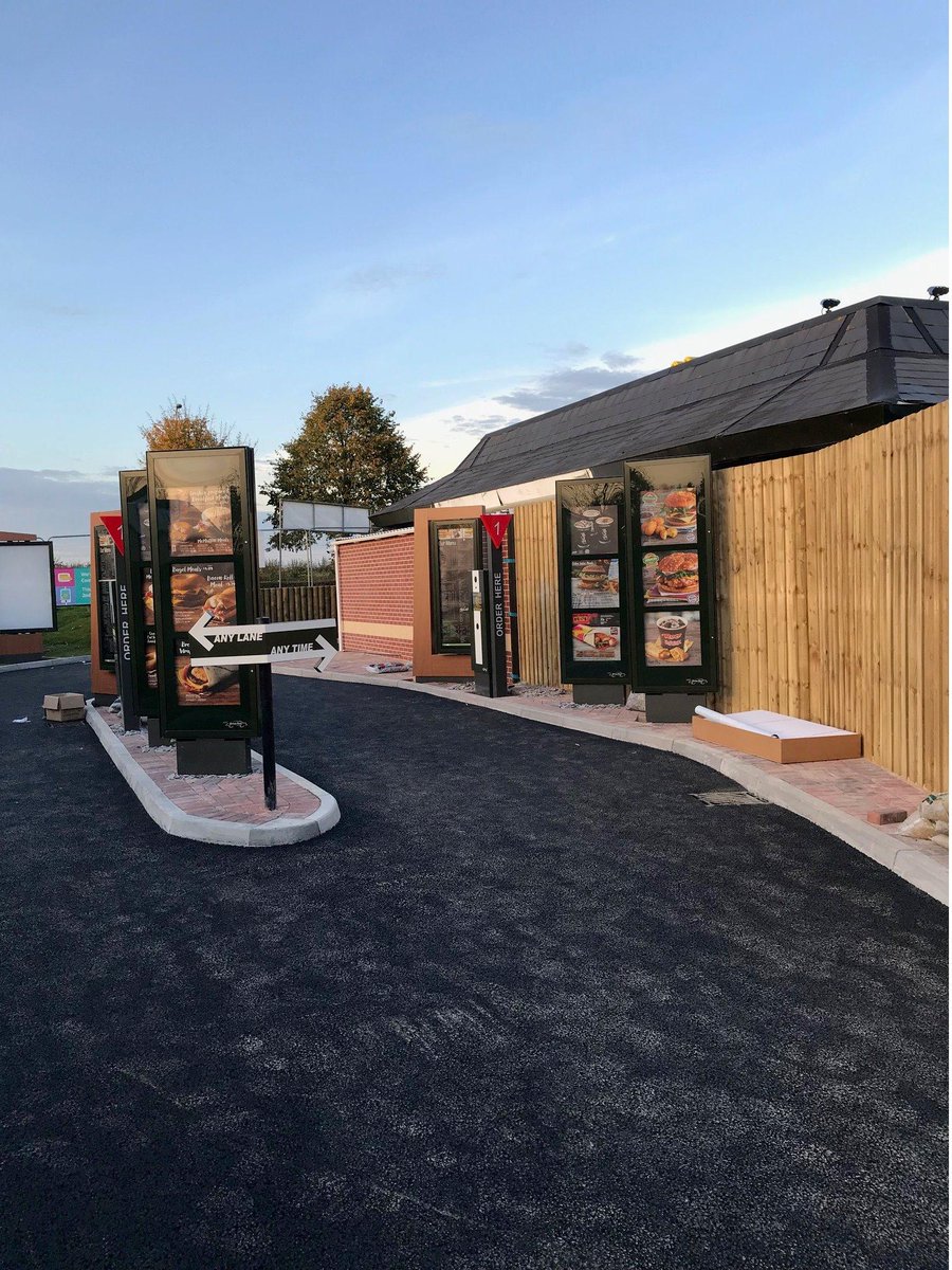 MarkJamesCBS's tweet photo. Drive thru signage and tarmac completed yesterday #butterfields #gmjoyce #tarmac #refurbishment https://t.co/cIWbf0iw9X