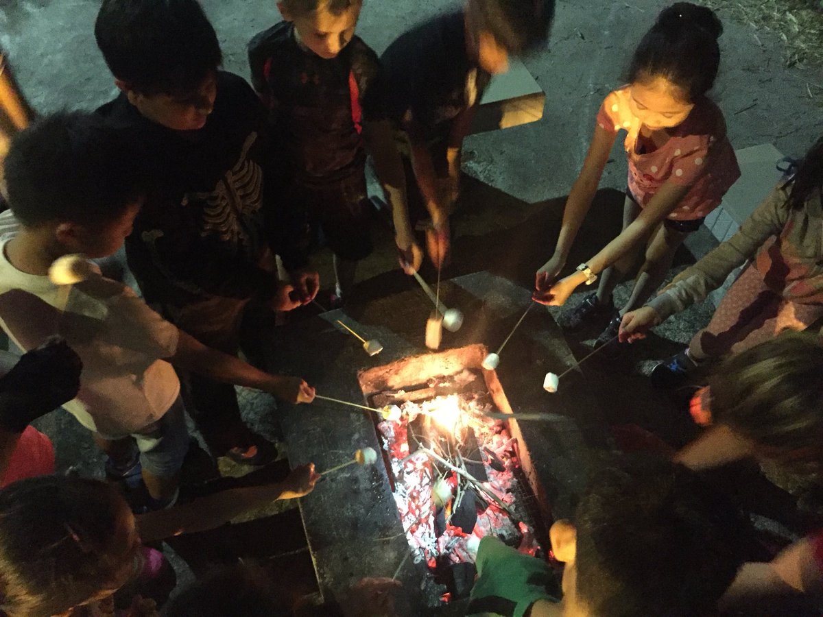 sarahfitz1985's tweet photo. First day of camp was so fun &amp; exciting! Nothing but smiles &amp; laughs all day 👏⛺️ #rchkpyp #teamwork #adventure #s’mores https://t.co/7LSjfCDIDJ