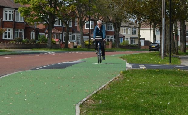 Congratulations <a href="/NTCouncilTeam/">North Tyneside Council</a>! North Tyneside’s new cycle tracks have won a prestigious award from <a href="/CIHTUK/">CIHT</a> 
sustrans.org.uk/news/red-carpe….