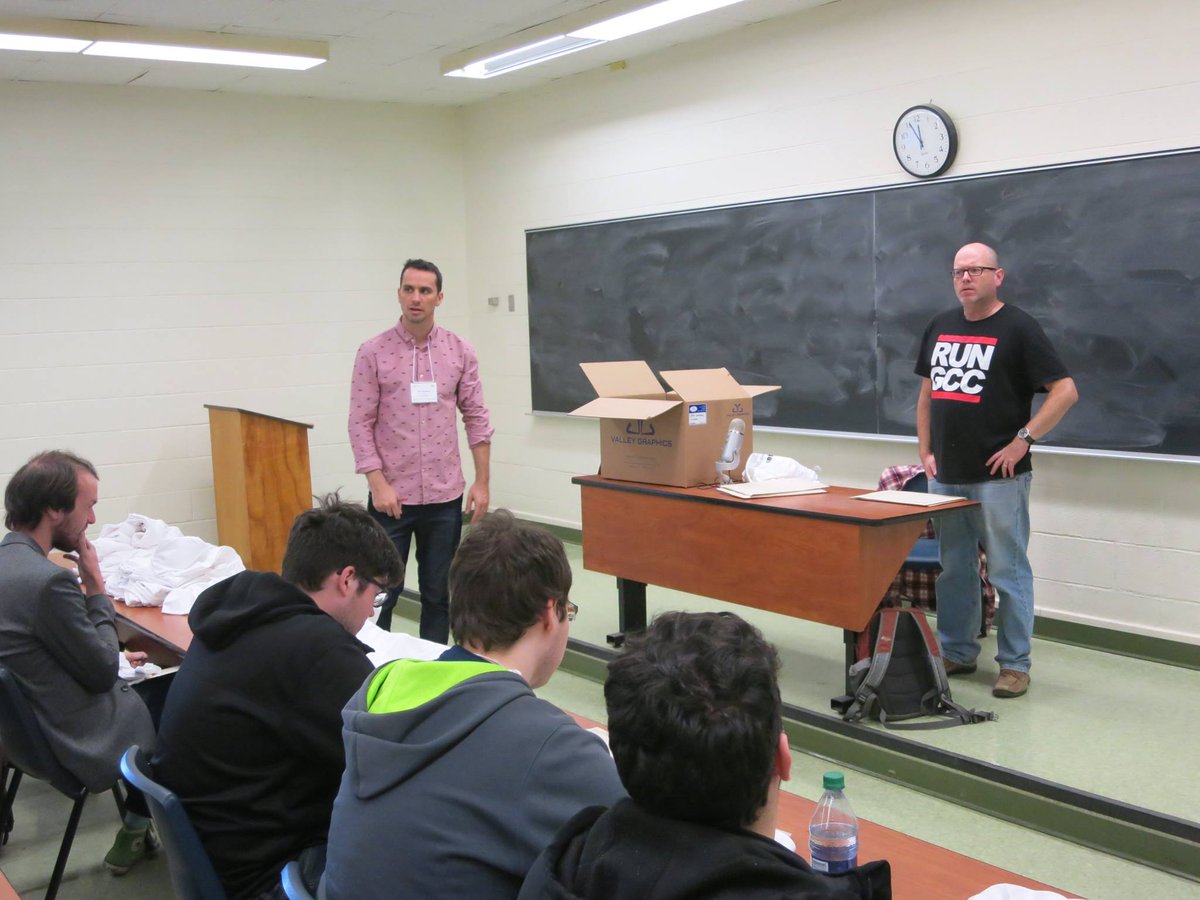 ICPCNews's tweet photo. Fri 13 Oct was not unlucky for the 2017 Atlantic Canadian Preliminary #AMICPC @UNB, where 4 /19 teams teams advance to NE N. Amer Regional! https://t.co/akGuX2JRhD