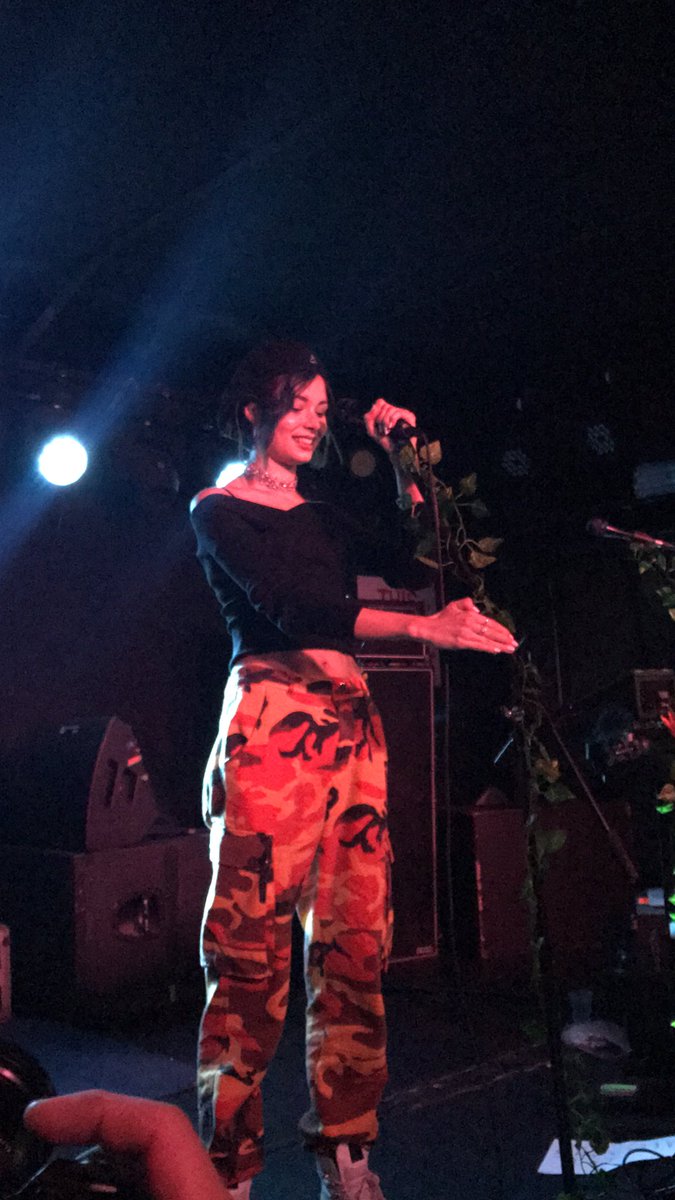 aalinka's tweet photo. Many feels last night @ninanesbitt #ninanesbitt #mercurylounge #nesbians https://t.co/j9rfDomWeC