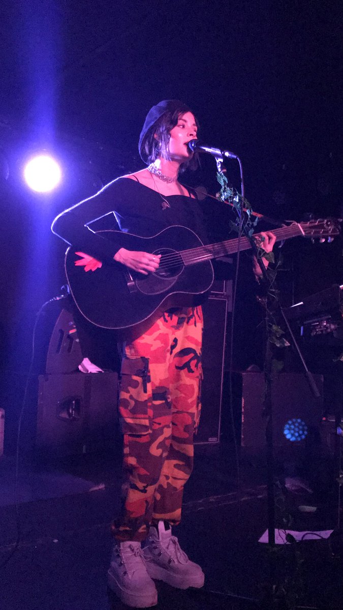 aalinka's tweet photo. Many feels last night @ninanesbitt #ninanesbitt #mercurylounge #nesbians https://t.co/j9rfDomWeC