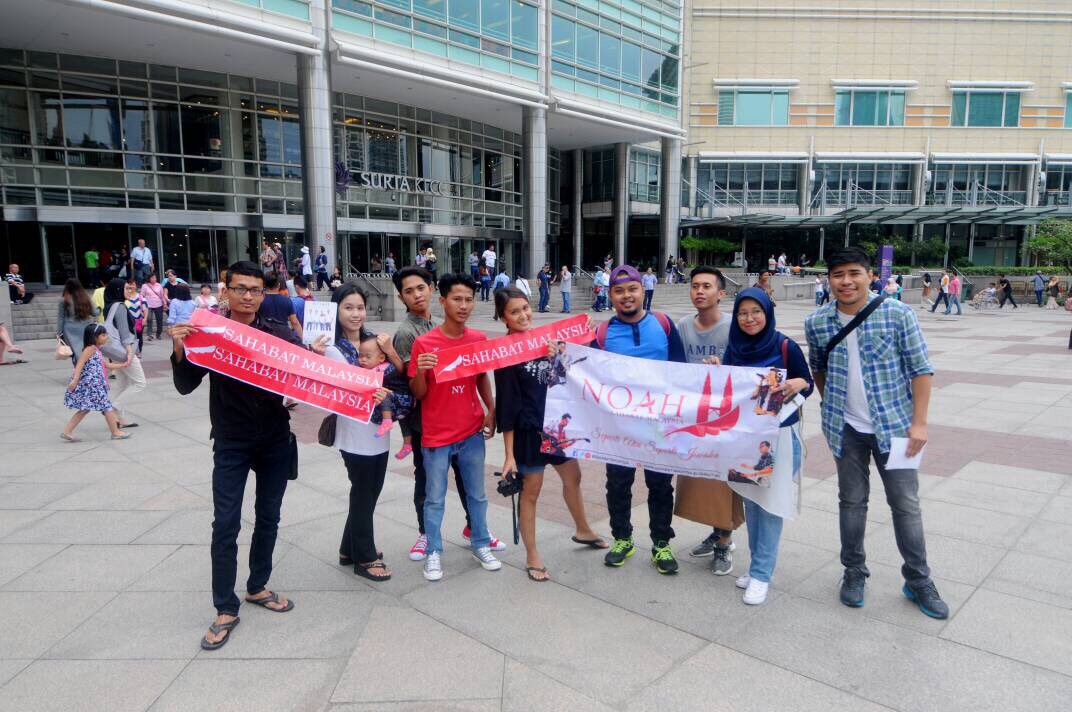 NOAH_ID's tweet photo. Terima kasih @SAHABATMALAYSIA yang mendukung #NOAHLiveInKL tanggal 25 November 2017 nanti. Silahkan beli tiketnya di https://t.co/xQ2zcSaw3L https://t.co/SOVNhzThQq