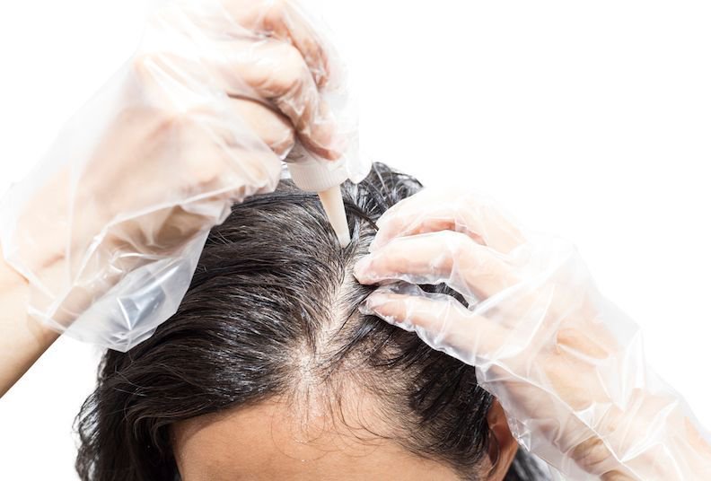 henpickednet's tweet photo. 7 years after letting her hair go naturally grey, Helen is thinking of dying it: any words of advice?
https://t.co/Fef8uMbb63
#wisewomen https://t.co/IrYf4bMmPN