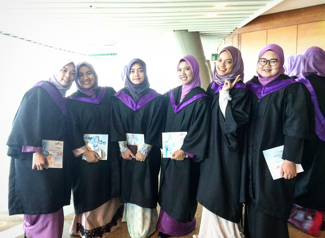 ShahiraShaharom's tweet photo. Officially Graduate🎓

Thank you to all my friends who stay and always support me😊

#DiplomaInEarlyChilhoodEducation 👶
#KPTMKotaBharu https://t.co/92xAzMlAHV