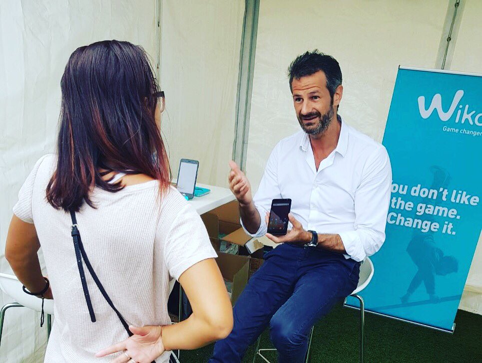 SFR_Reunion's tweet photo. [Salon des constructeurs] Présentation des nouveautés 📱 et accessoires #crosscall #samsung #HTC #Alcatel #sony #mobiwire #wiko #huawei #fbi https://t.co/eXGS3Vfzp7