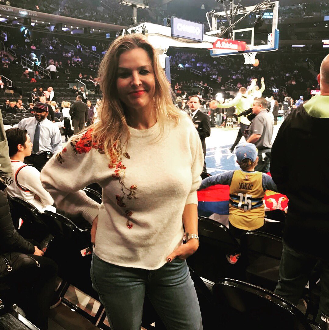 evamolleja_psic's tweet photo. Una pasada de noche viendo el partido de los Knicks de New York contra los Nuggets de Denver!!!! 😃👌🏻🏀🇺🇸#nbagames #basketball #showtop #MSG https://t.co/7rReUvqRCU