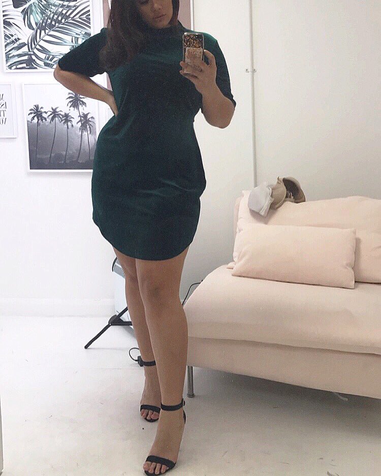 MahaliaHandley's tweet photo. With @inthestylecurve fam today loving @Charlottegshore new collection 😍 Dropping Thursday ladiessssss❤️ https://t.co/Bz3aVhjZ11