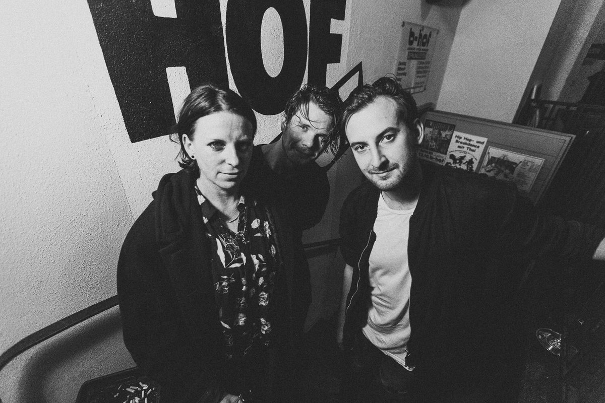 Freitag Alfeld Rockt
Samstag Huhn aufs Eis Festival
Wird geil!
📸 <a href="/CAPADOL/">capadol (dis nur noch mein priv moodboard acc)</a> 
#8kids #kolari #ironandstone #alfeld #huhnaufseis #theintersphere