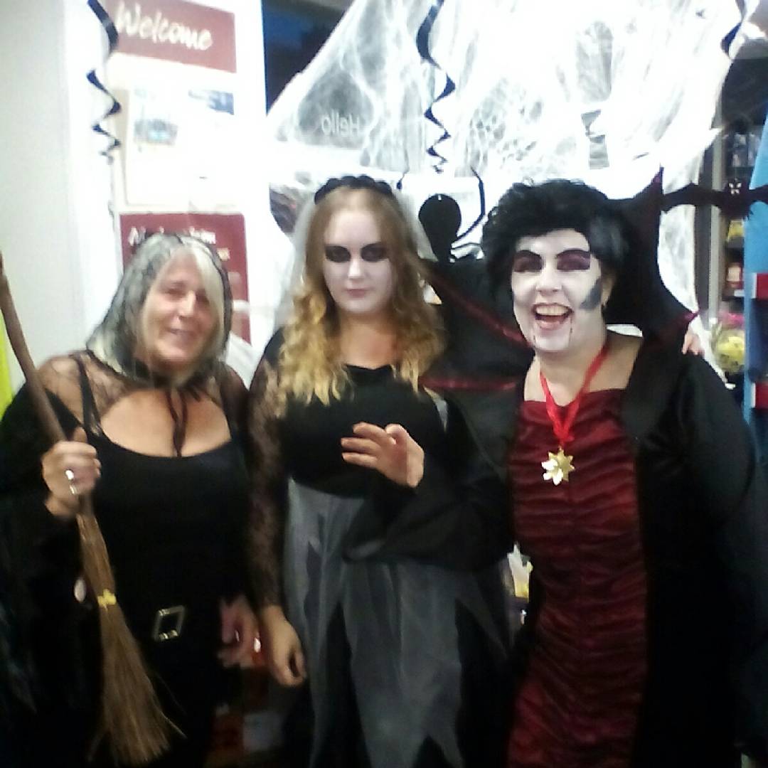 SparSilloth's tweet photo. Spooktacular fun @SparSilloth #Halloween2017 https://t.co/MEWpisT8Lm