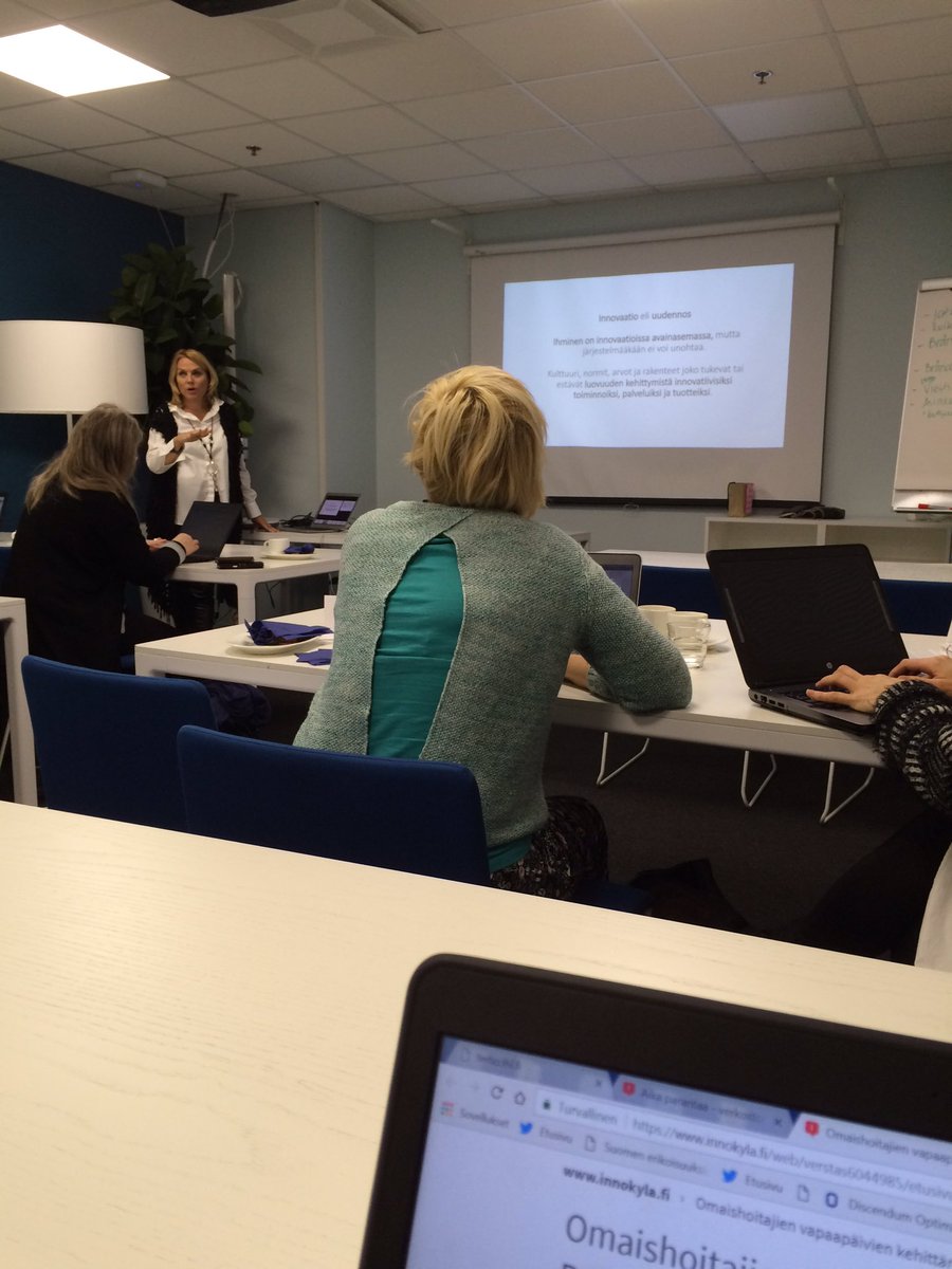 Innokyla's tweet photo. #Innotuutorit 12 koulutuksessa syntyy kiteytettyjä kehittämisaihioita ja sukanvarsia. @jaanahaapala1 #innovaatiot #palvelumuotoilu https://t.co/In3nIIEZ7Z