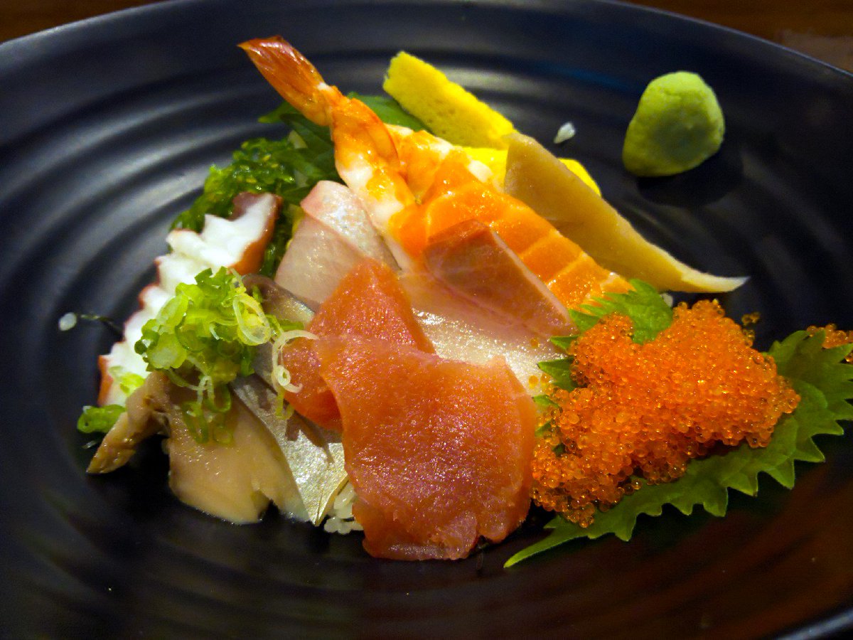 Kithrak_'s tweet photo. #L16camera sushi: 81.6MP image, full image, 50% zoom, and 100% zoom. @TheLightCo #poweredbylight https://t.co/DYkLxbmFDq