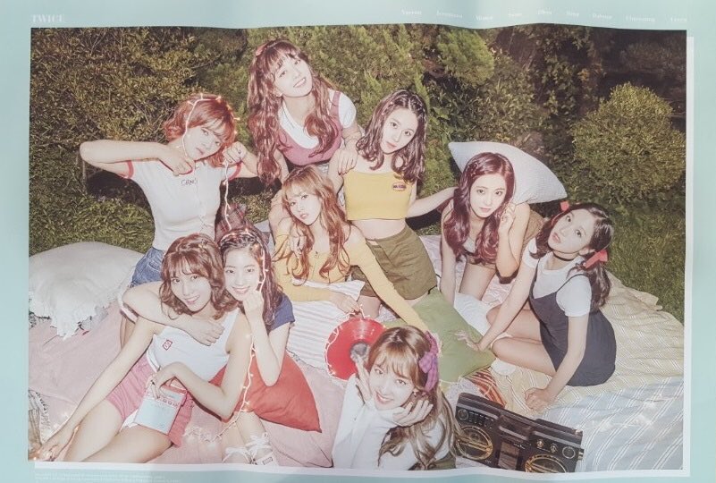 UGYoda's tweet photo. 【图片】171031 更新《Twicetagram》预售版两款海报poster
cr.尤达站
禁止二传二改
#TWICE #트와이스 #TWICETAGRAM https://t.co/o37RcdjIL2