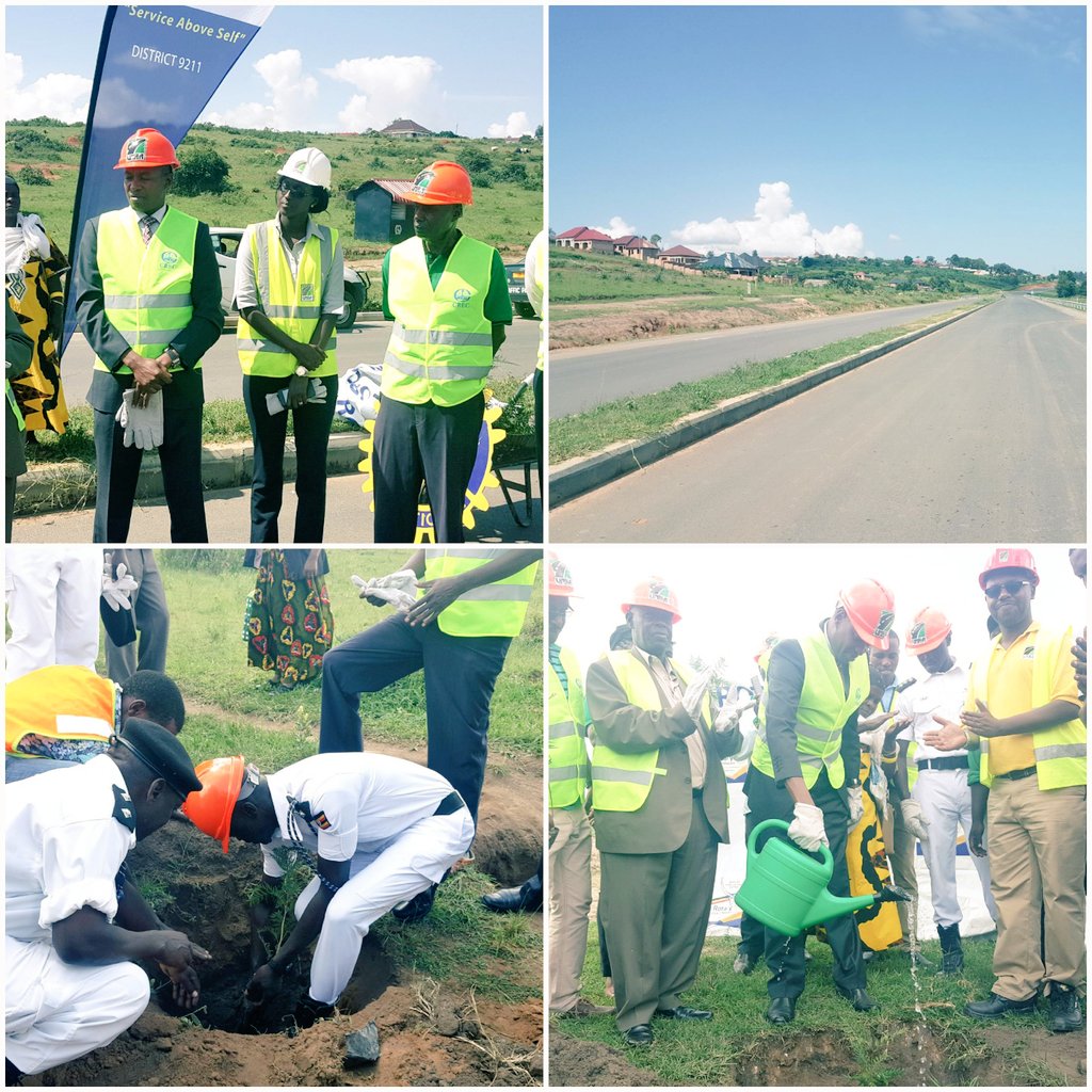UNRA_UG's tweet photo. We have today been joined by leaders,locals @ugandaupf along the Mbarara bypass as we launched Green Right Of Way(GROW) on the project. https://t.co/wAEOPzmtdy