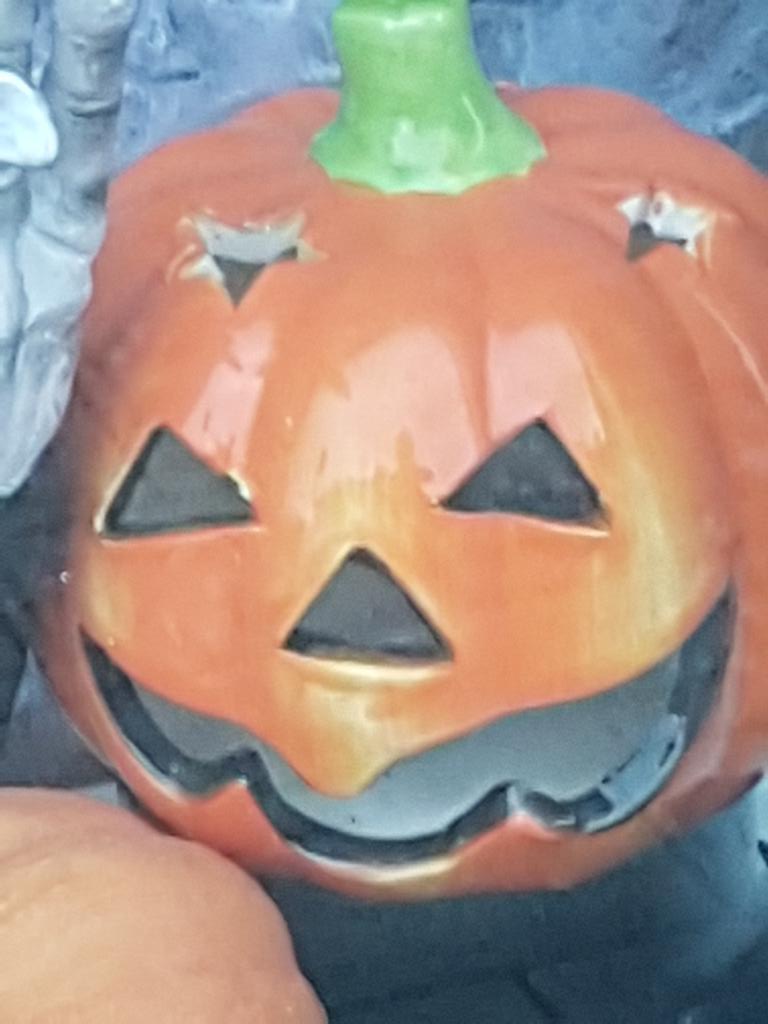 abtsag's tweet photo. #GRAVEWANDER #Haloweeen That's a Zombie foot https://t.co/4Xw0AbWIiC
