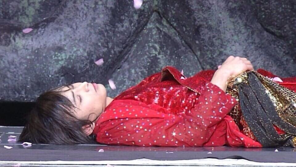 kk51244_y's tweet photo. 2ヶ月間の地方公演お疲れ様でした！！👏👏
年明けの情報が気になるけれどとりあえず無事に幕を閉じたようでよかった(´︶`♡)♪

#EndlessSHOCK2017 https://t.co/QDWsNzgwDv
