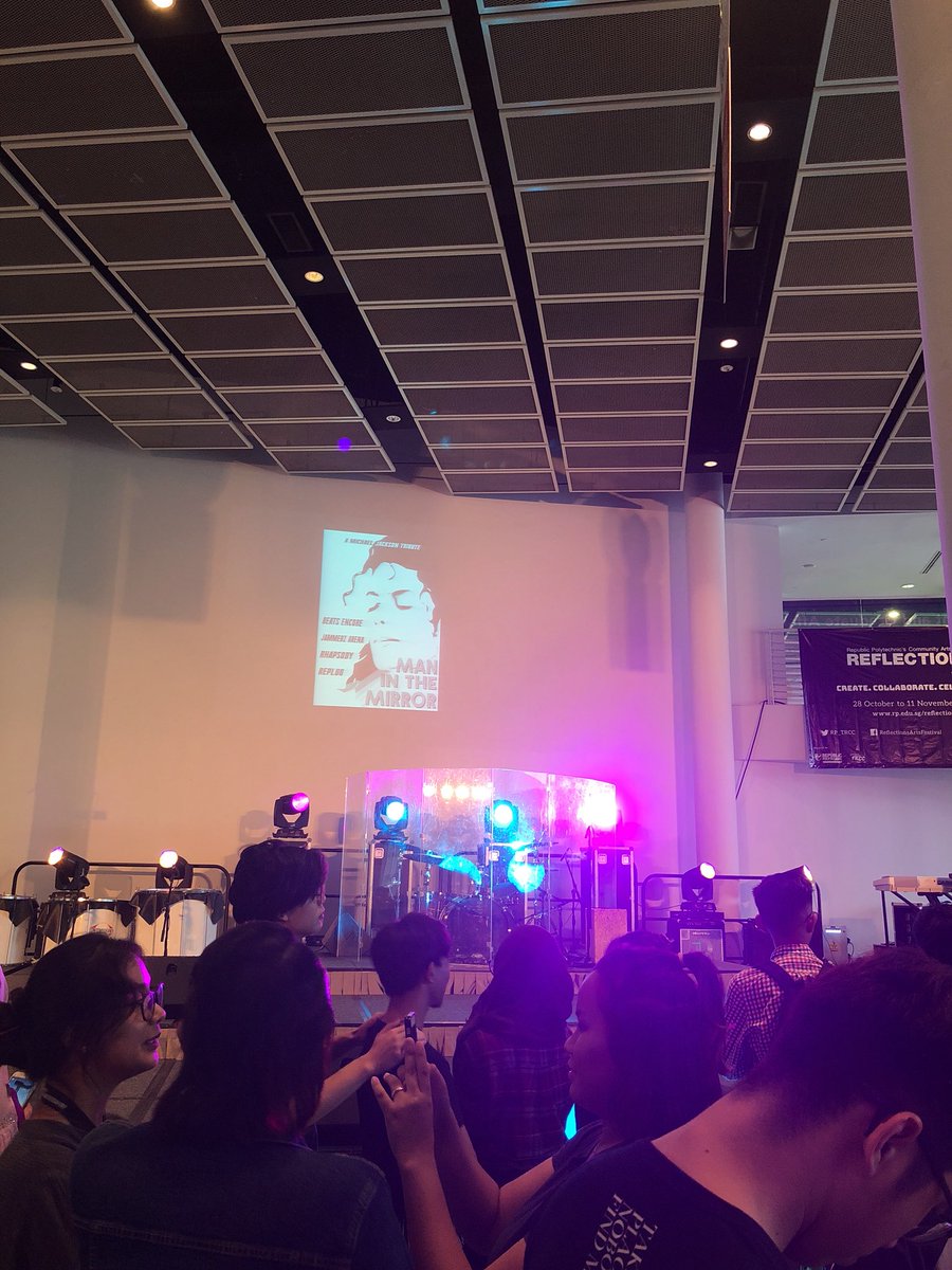 JAMMERZARENA's tweet photo. yoooo we out here @ South Agora waiting for you guys, where you at?? Show starts @ 5pm so head down now!!! 🕺🏻 https://t.co/PauDKS3pl9