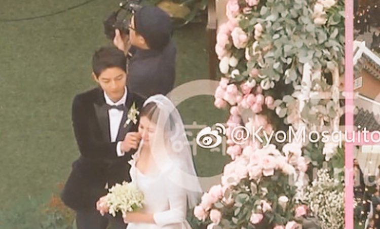 _aurorarain_'s tweet photo. Aww this is cute ☺️ #SongSongCouplewedding https://t.co/9k1gRy5m1w
