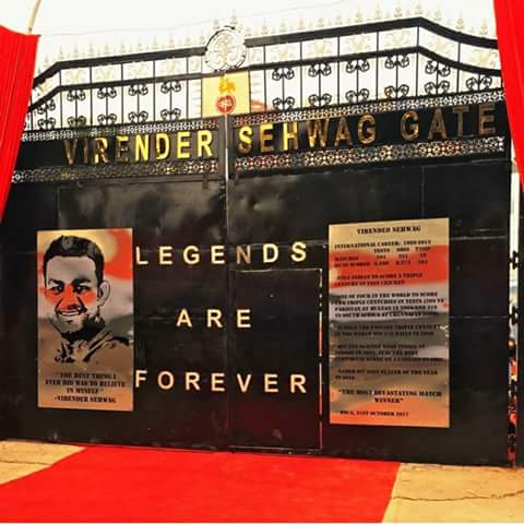 Vijay_Rules_Da's tweet photo. #DDCA has named #FerozShahKotla’s Gate No 2 named as #VirenderSehwag gate ❤️❤️❤️😎😎😍😘🤗 #ProudViruFan #Viruism🙏🙏👏👌 https://t.co/B5YHoQUjXN