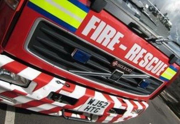 winsfordnews's tweet photo. Firefighters called as arsonists light bonfire in Winsford: FIREFIGHTERS were called after arsonists set fire to a… https://t.co/cuWjKfNMlm https://t.co/fKJYlOuUhU