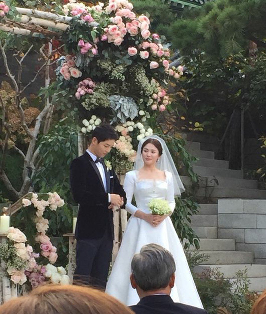 Wowkorea 韓流ドラマk Pop 俳優ソン ジュンギ ソン ヘギョ 和気あいあいとした雰囲気の結婚式 幸せの涙も ソン ヘギョ の韓流live T Co Jddu8f7ixx T Co Rosexrppwc Twitter Wowkorea 韓流ドラマk Pop 俳優ソン ジュンギ ソン ヘギョ 和気あいあいとした雰囲気の結婚式 幸せの涙も ソン ヘギョ の韓流live T Co Jddu8f7ixx T Co Rosexrppwc Twitter