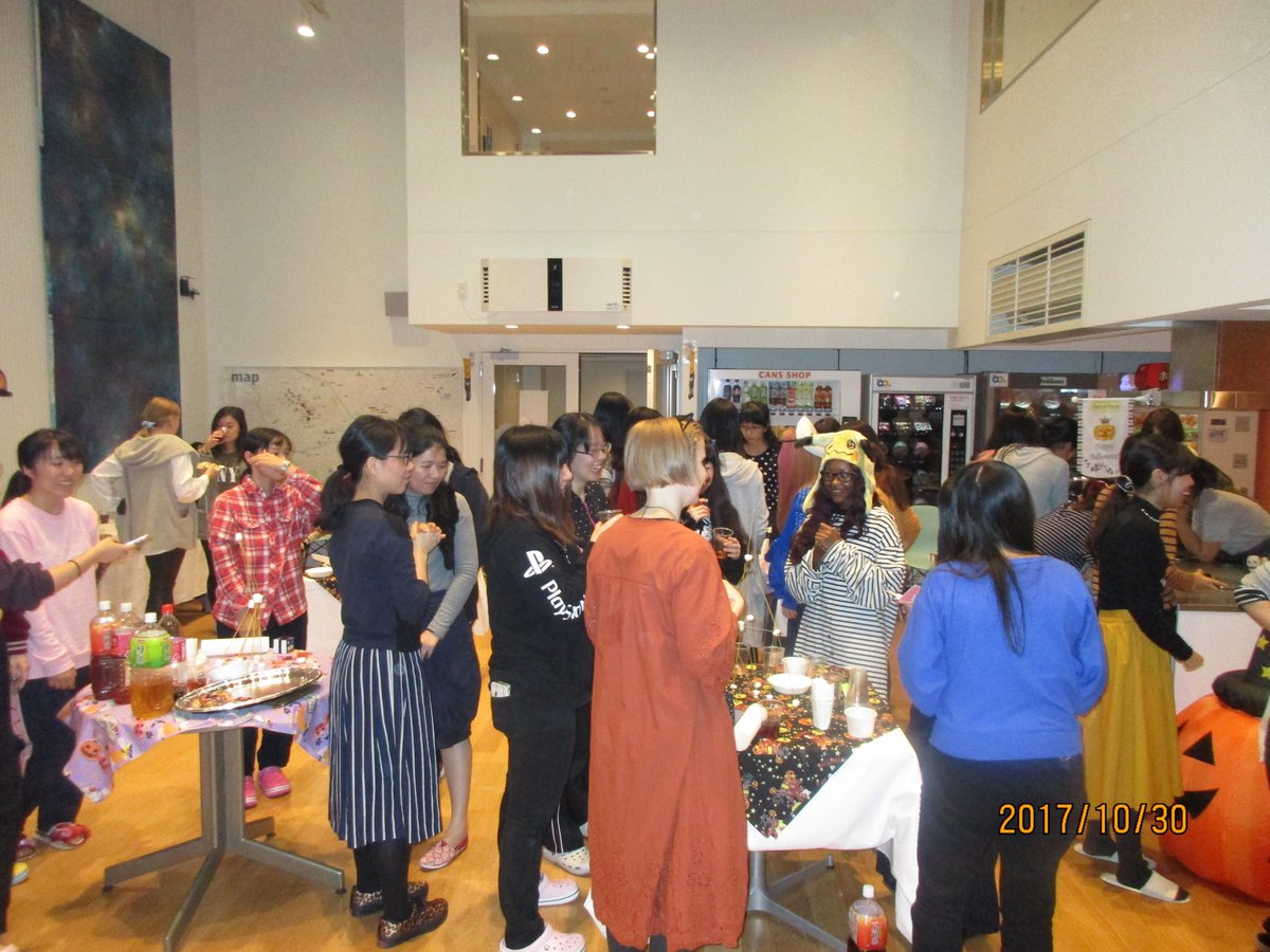 東京女子学生会館 今日はハロウィンですね 会館でも昨日ハロウィンパーティーを行いました ごはんやお菓子を食べたり チーム対抗のパスタ マシュマロタワーゲームをしたり 皆さん楽しんでいただけたでしょうか 仮装をしてきた方や ハロウィン 東京女子学生会館 今日はハロウィンですね 会館でも昨日ハロウィンパーティーを行いました ごはんやお菓子を食べたり チーム対抗のパスタ マシュマロタワーゲームをしたり 皆さん楽しんでいただけたでしょうか 仮装をしてきた方や ハロウィン