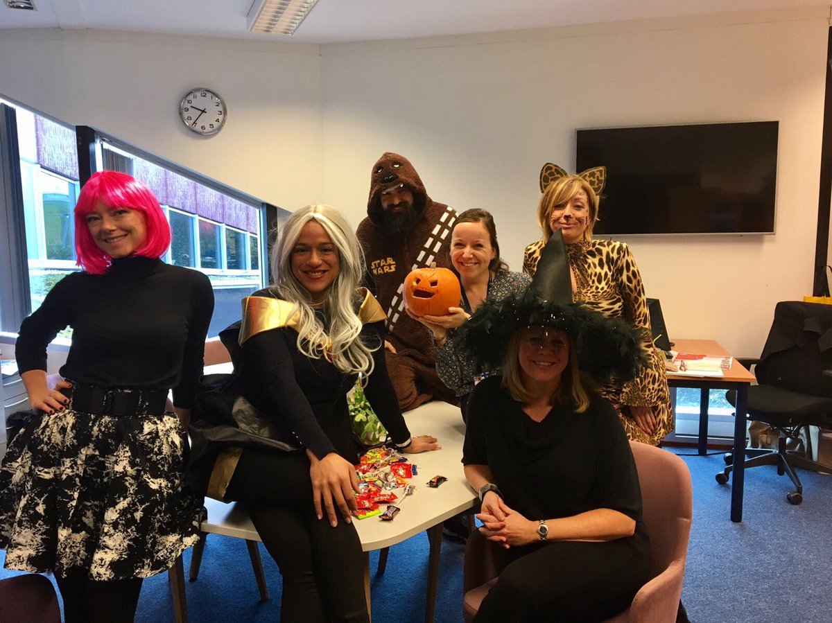 juanariasbsn's tweet photo. Gotta love a team that puts on a costume and go to work #Halloween2017 #BSNComms https://t.co/1mZCrU8v3L