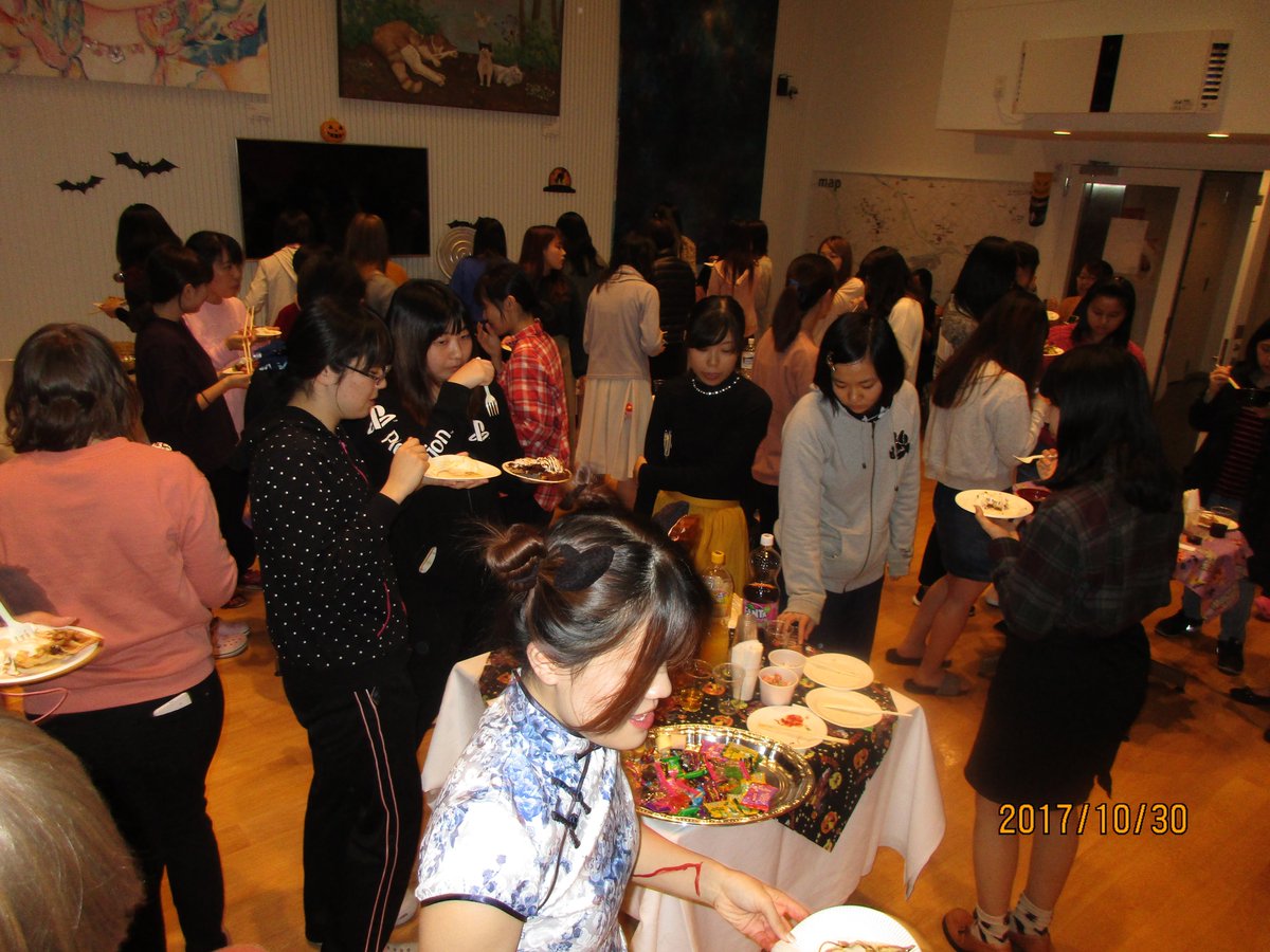 東京女子学生会館 今日はハロウィンですね 会館でも昨日ハロウィンパーティーを行いました ごはんやお菓子を食べたり チーム対抗のパスタ マシュマロタワーゲームをしたり 皆さん楽しんでいただけたでしょうか 仮装をしてきた方や ハロウィン 東京女子学生会館 今日はハロウィンですね 会館でも昨日ハロウィンパーティーを行いました ごはんやお菓子を食べたり チーム対抗のパスタ マシュマロタワーゲームをしたり 皆さん楽しんでいただけたでしょうか 仮装をしてきた方や ハロウィン