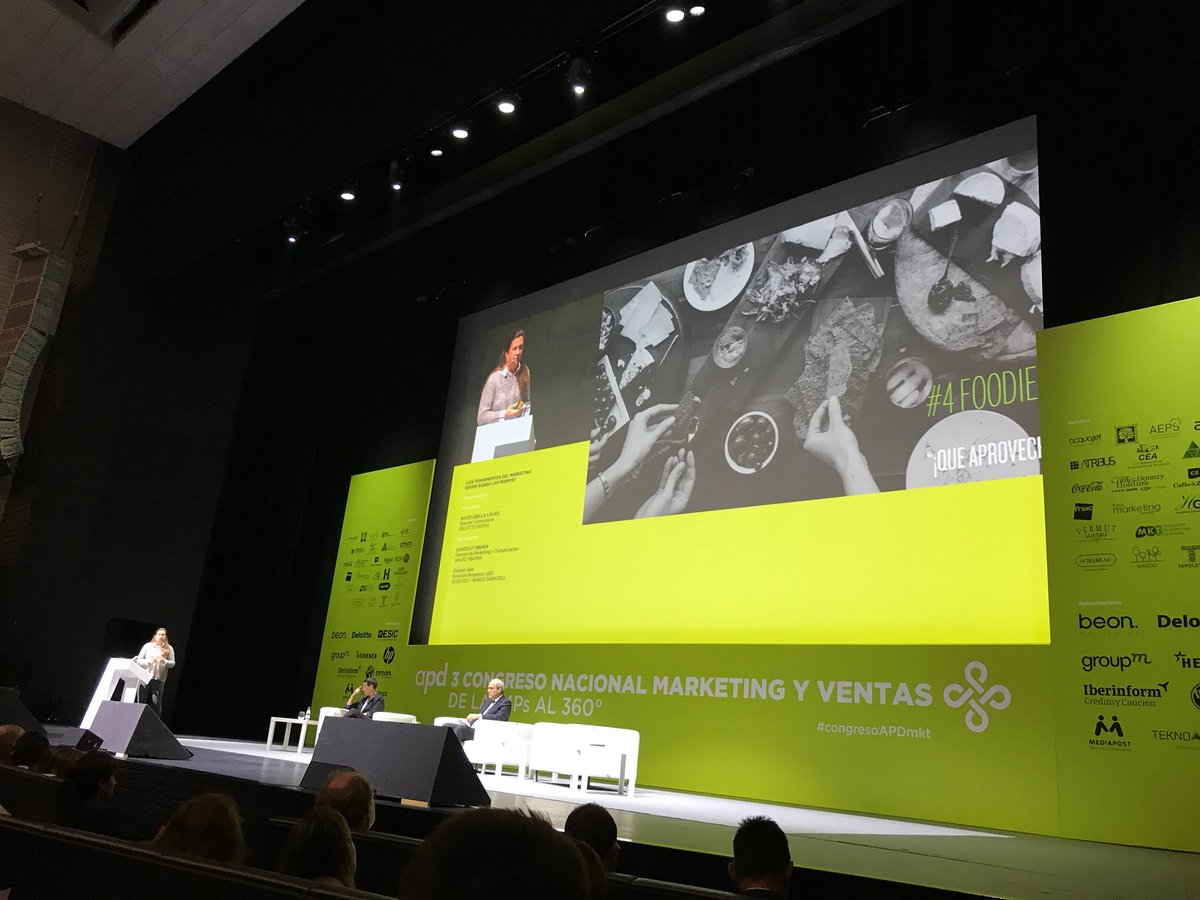 laMARCAimporta's tweet image. Los #consumidores ya no consumen, los #consumidores ahora #sienten. Esto sin duda nos debe orientar a las #experencias #CongresoAPDmkt