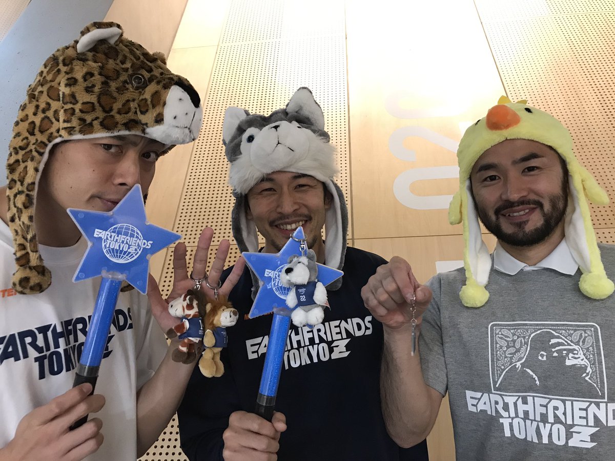 eftokyoz's tweet photo. #OLD3
#10中川和之 選手
#19中村友也 選手
#22河相智志 選手 より
皆様に愛をこめて👻
HappyHalloween🎃🎃🎃
まだまだここから #TRYHARD 🔥ハッスルプレーでチームを引っ張ります👍
#tokyoz #Bリーグ #Bリーグハロウィン https://t.co/XRTVVlZBHl