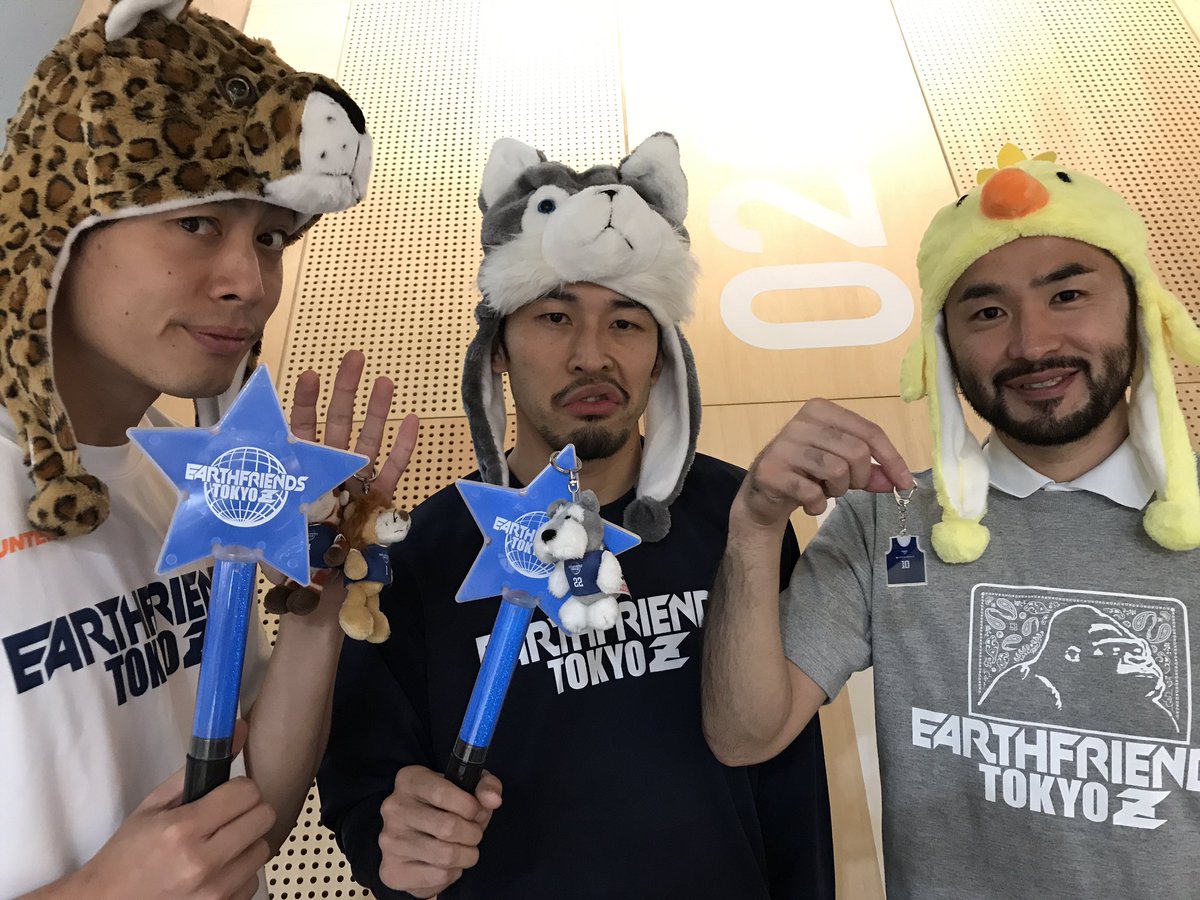 eftokyoz's tweet photo. #OLD3
#10中川和之 選手
#19中村友也 選手
#22河相智志 選手 より
皆様に愛をこめて👻
HappyHalloween🎃🎃🎃
まだまだここから #TRYHARD 🔥ハッスルプレーでチームを引っ張ります👍
#tokyoz #Bリーグ #Bリーグハロウィン https://t.co/XRTVVlZBHl