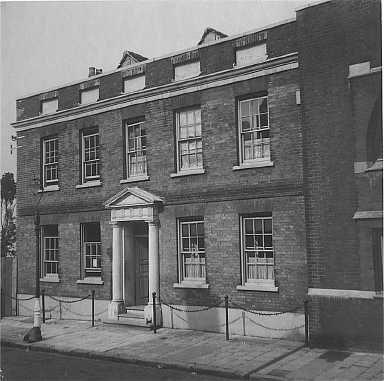 EllisSmeaton's tweet photo. Take a peek at this old pic of our office and you might spy the ghost of an Account Manager who lost their head. Spooky!

#HappyHalloween https://t.co/EHcJMgLZag