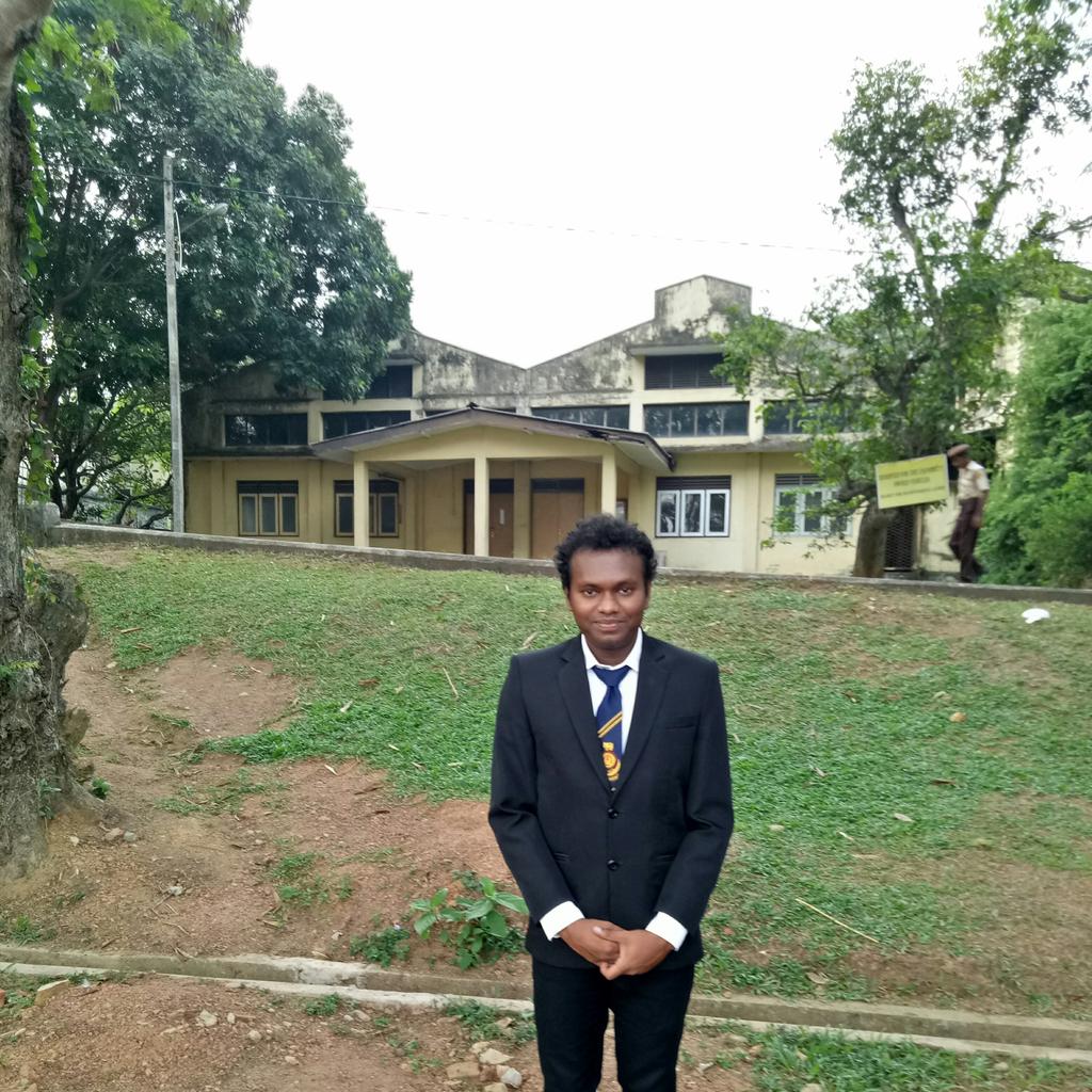 Gayanthakaushal's tweet photo. #NewProfilePic https://t.co/cfX1hAYEni