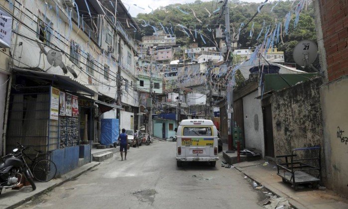 Polícia Civil faz operação na Ladeira dos Tabajaras, em Copacabana  glo.bo/2z756Uf