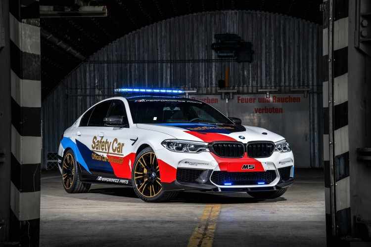 MundoCochesinfo's tweet photo. El nuevo #BMW M5 #MotoGP Safety Car 2018 debutará en el #ValenciaGP ➡ https://t.co/BIHo2VaOea
@BMWGroupPrensa https://t.co/RAYV55vWKD