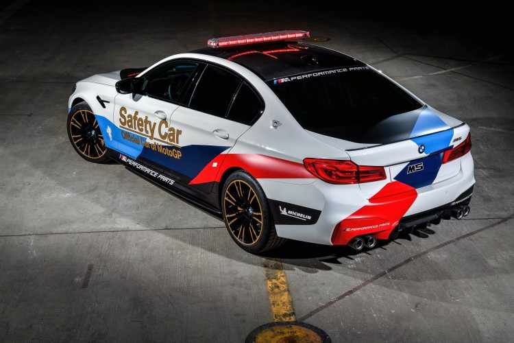 MundoCochesinfo's tweet photo. El nuevo #BMW M5 #MotoGP Safety Car 2018 debutará en el #ValenciaGP ➡ https://t.co/BIHo2VaOea
@BMWGroupPrensa https://t.co/RAYV55vWKD