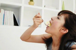 tuirwwf's tweet photo. ダイエットが台無しになる「夕食後の過ごし方」

続きはココから⇒https://t.co/sXDpZsvjif

＃ダイエット　＃痩せる https://t.co/iKnS4O4r2M