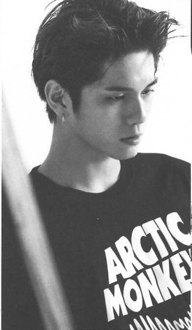 the813Degrees's tweet photo. พี่เขาไม่คิดว่ามันรุงแรงกับใจเรามากไปเหรอวะ ถ่ายแบบเน้นหน้าคมๆลูกกระเดือกแหลมๆ อนุญาตให้เอามาแทงหนูให้ตายลงไปตงหน้าพี่ https://t.co/4njbgvzKVO