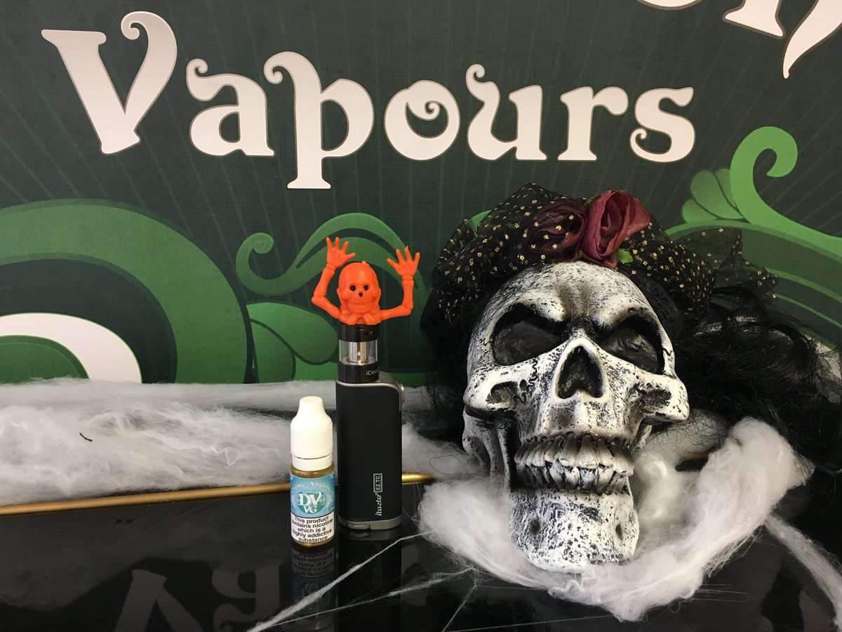 VibrantVapours's tweet photo. We are halloween ready! Come and trick or treat us today ... if you dare! #Halloween2017 🎃 👻 https://t.co/0KzKqguXKi