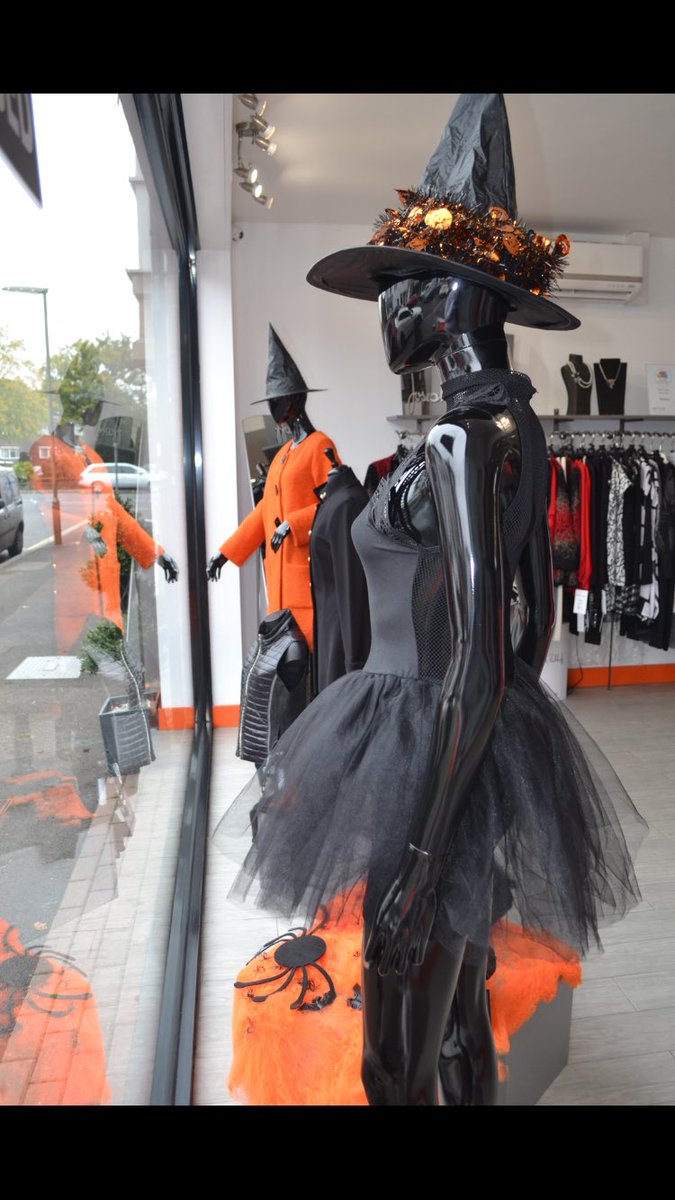 rowenaboutique's tweet photo. Check out our spooky window! #rowenas #Weybridge #walton #surrey #boutique https://t.co/8Vw9k54eYY