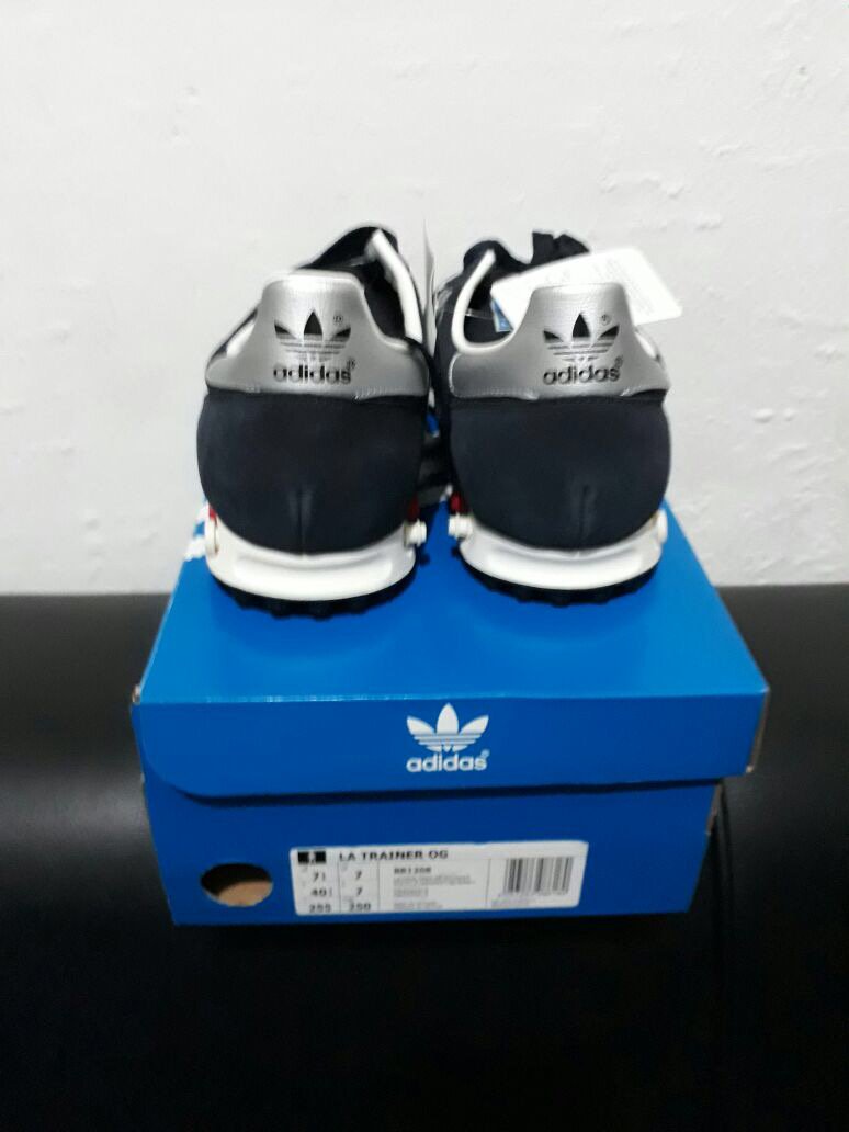 kick_class's tweet photo. Adidas la trainer navy BNIB size 40 2/3 price 1,549k for order cek bio. Bantu up suhu @FS_80cs @bewok_sneakers @Alvaro3Stripe @3foil_id_BDG https://t.co/aqALVBs93u