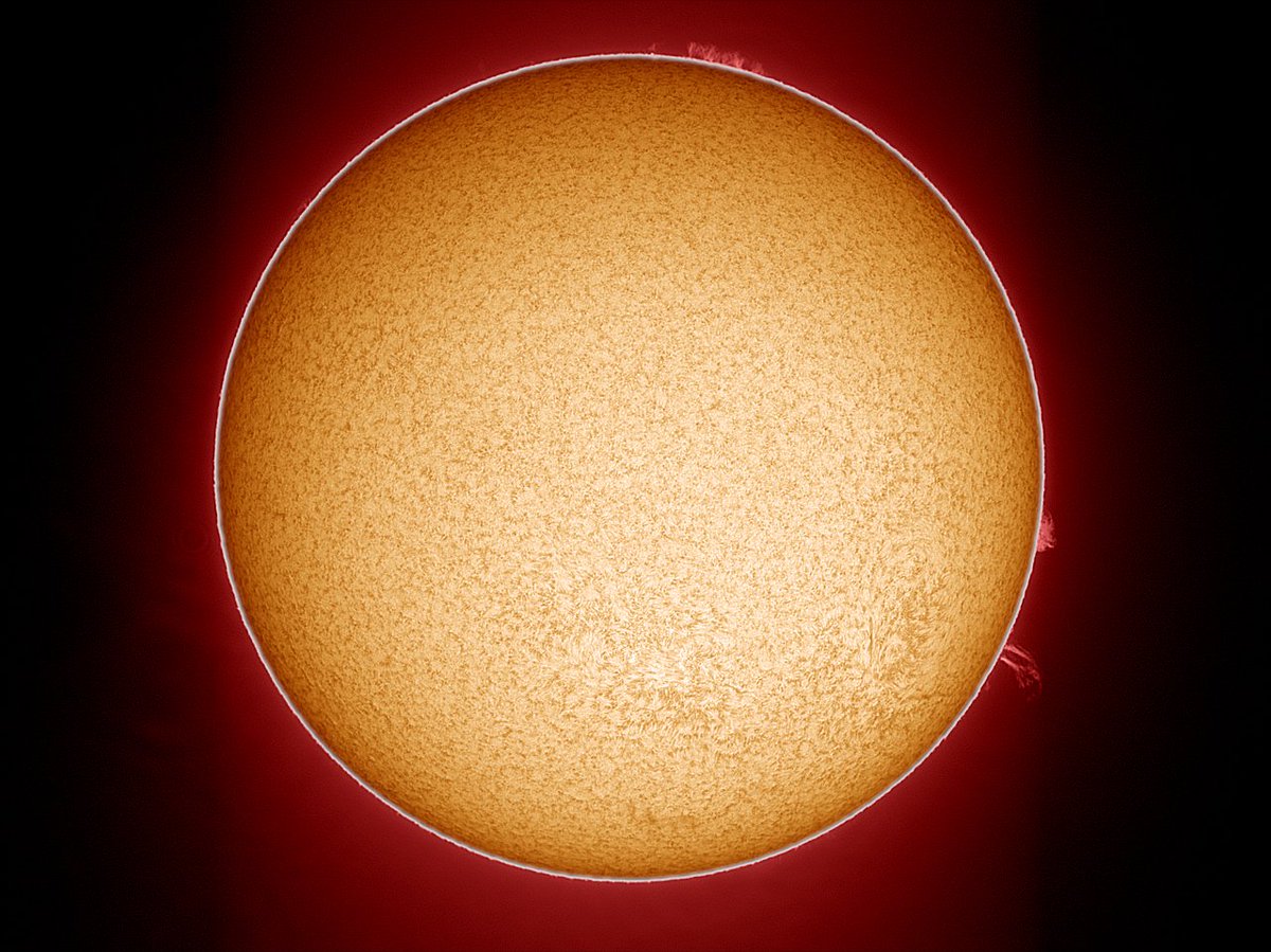 UllrichDittler's tweet photo. No #Sunspots today - but a great #Prominance at the #Sun!
#Astrophotography, #Solarobserver https://t.co/aNJnKOQ2SO